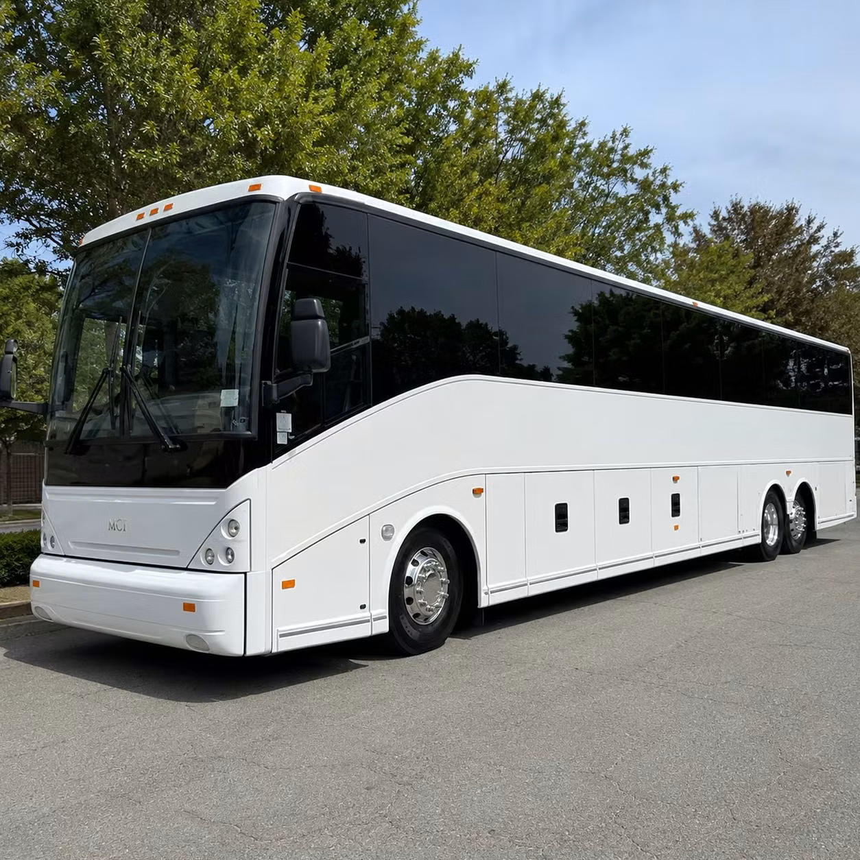 coachbuscharlotte com puts charlotte construction crews and shift workers on the right bus every time